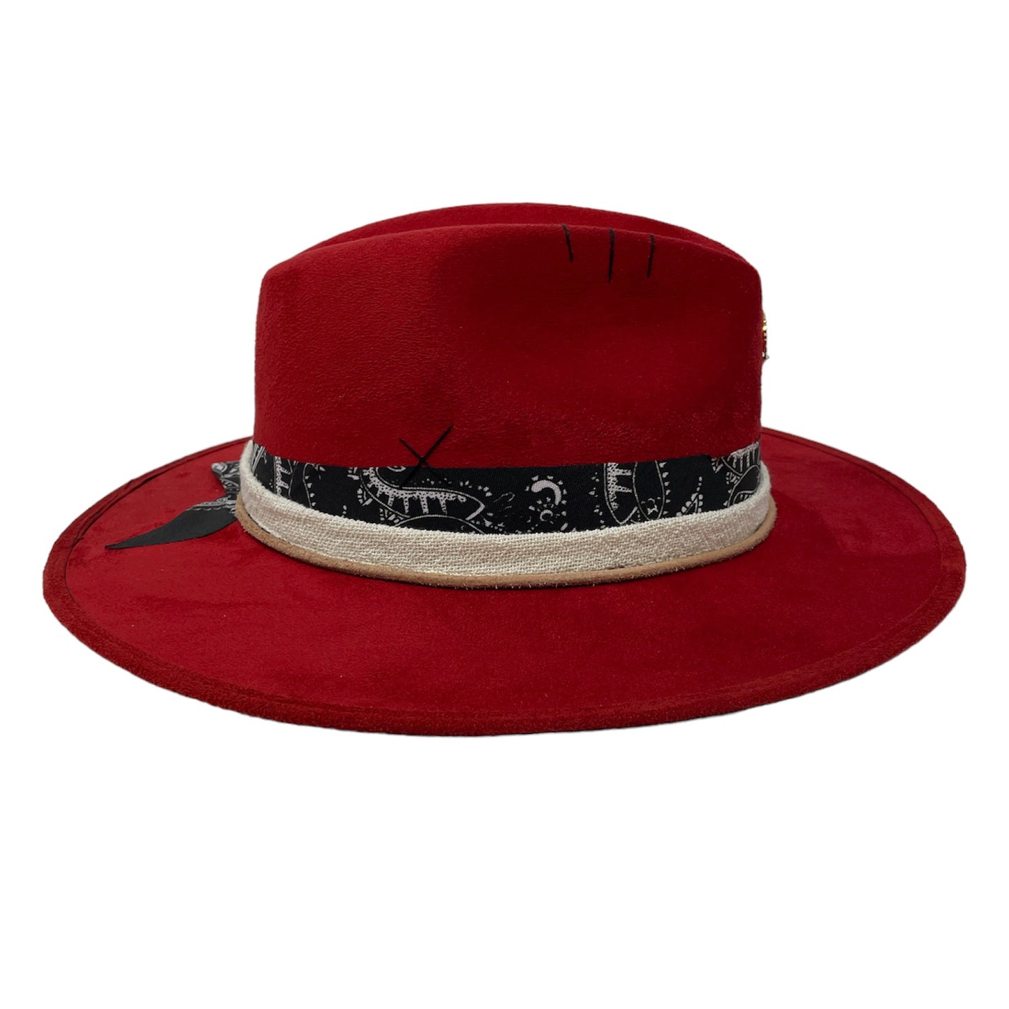 Hat with pin Rojo